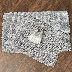 Luxurious Gray Bath Mat Set